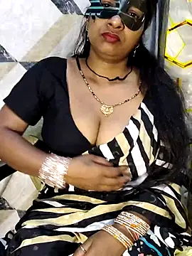 Snapshot of Juli_80 chatting on 15, 5, 2026 Juli 80 online show from 15, 5, 2026