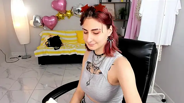 Snapshot of Cruela_Bena chatting on 10, 5, 2026 Cruela Bena online show from 10, 5, 2026