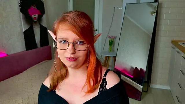 Snapshot of Luna404 chatting on 10, 5, 2026 Luna404 online show from 10, 5, 2026