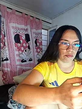 ZoeMorettii online show from 17, 6, 2026