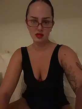 Snapshot of molotovmami chatting on 6, 7, 2026 molotovmami online show from 6, 7, 2026