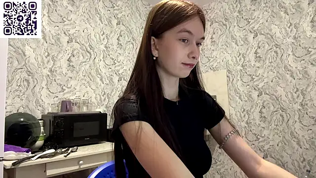 Snapshot of HinaDesire chatting on 7, 6, 2026 HinaDesire online show from 7, 6, 2026