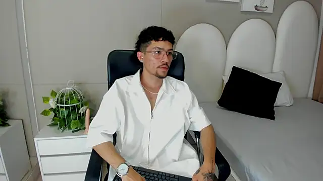 Snapshot of jake_miller__ chatting on 28, 5, 2026 jake miller online show from 28, 5, 2026