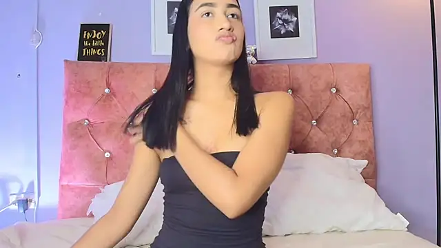 Snapshot of Nikirouse chatting on 5, 6, 2026 Nikirouse online show from 5, 6, 2026