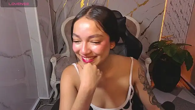 Cinnamon b online show from 25, 5, 2026