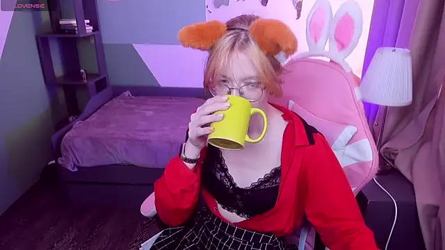 Snapshot of FoxxyyPolly chatting on 12, 6, 2026 FoxxyyPolly online show from 12, 6, 2026