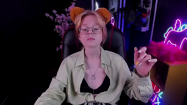 Snapshot of FoxxyyPolly chatting on 17, 6, 2026 FoxxyyPolly online show from 17, 6, 2026