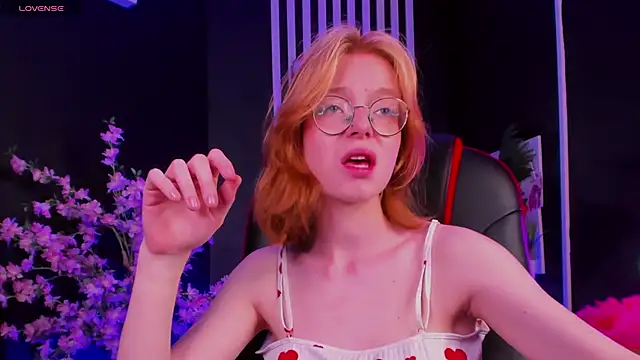 Snapshot of FoxxyyPolly chatting on 29, 6, 2026 FoxxyyPolly online show from 29, 6, 2026