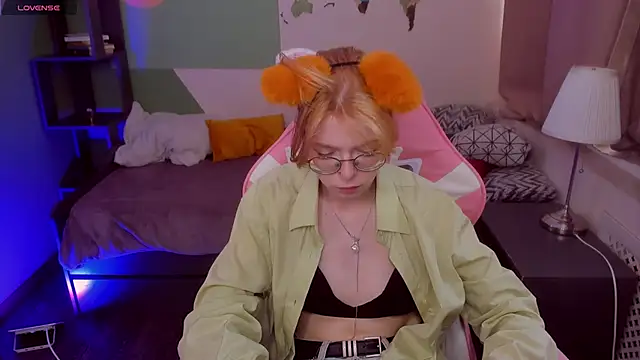 Snapshot of FoxxyyPolly chatting on 20, 6, 2026 FoxxyyPolly online show from 20, 6, 2026