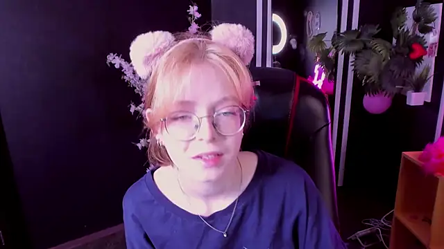 Snapshot of FoxxyyPolly chatting on 23, 5, 2026 FoxxyyPolly online show from 23, 5, 2026