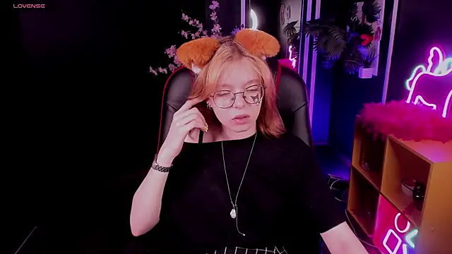 Snapshot of FoxxyyPolly chatting on 14, 6, 2026 FoxxyyPolly online show from 14, 6, 2026