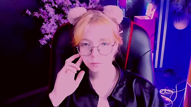Snapshot of FoxxyyPolly chatting on 22, 5, 2026 FoxxyyPolly online show from 22, 5, 2026