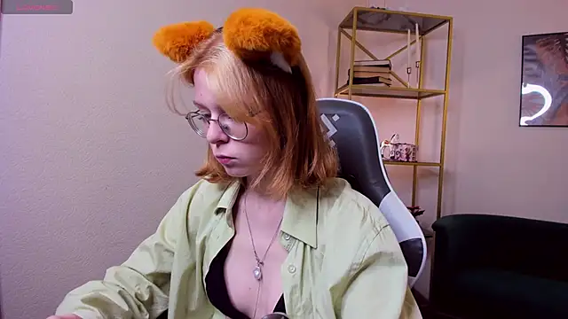 Snapshot of FoxxyyPolly chatting on 19, 6, 2026 FoxxyyPolly online show from 19, 6, 2026