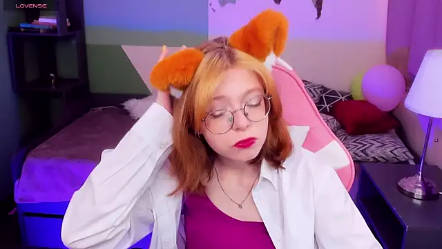 Snapshot of FoxxyyPolly chatting on 8, 6, 2026 FoxxyyPolly online show from 8, 6, 2026