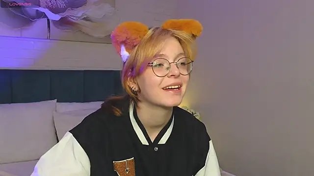 Snapshot of FoxxyyPolly chatting on 5, 6, 2026 FoxxyyPolly online show from 5, 6, 2026