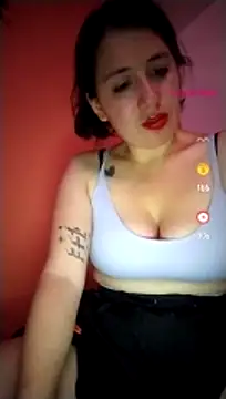 Snapshot of Annie_loveer chatting on 6, 7, 2026 Annie loveer online show from 6, 7, 2026