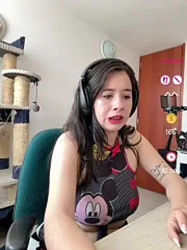Snapshot of Annie_loveer chatting on 1, 7, 2026 Annie loveer online show from 1, 7, 2026