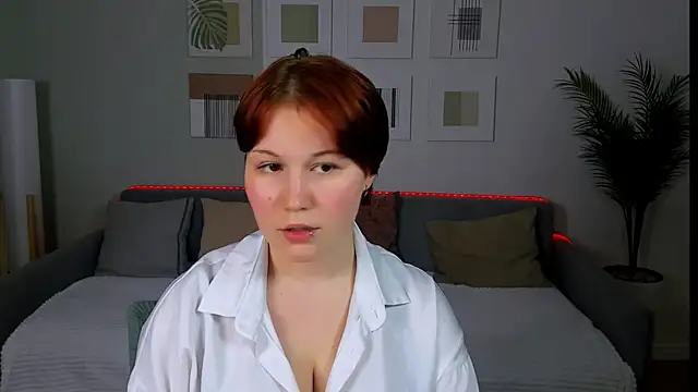 MiaLacrice online show from 30, 5, 2026
