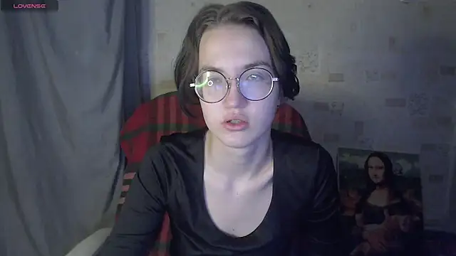 Alessa Kiss online show from 29, 6, 2026