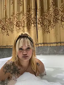 Snapshot of queenmia__ph chatting on 26, 5, 2026 queenmia ph online show from 26, 5, 2026