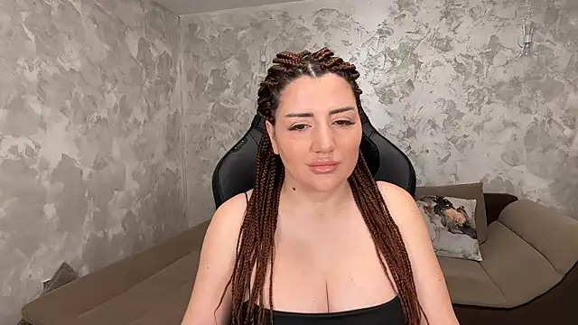 SophiePale online show from 15, 2, 2025