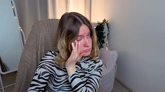 Snapshot of MilanaRayy chatting on 2, 6, 2026 MilanaRayy online show from 2, 6, 2026