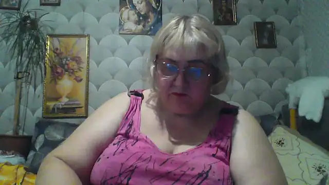 MarinaFarina53 online show from 7, 6, 2026