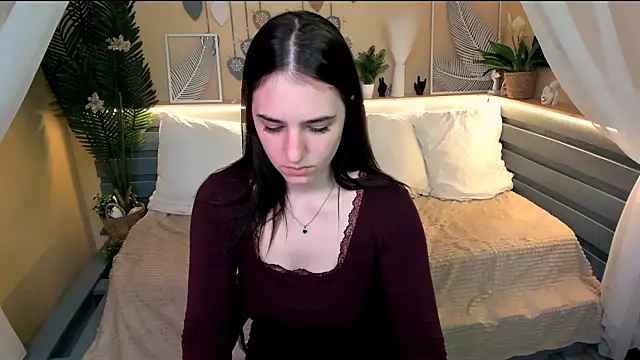 Maya Winters online show from 28, 6, 2026