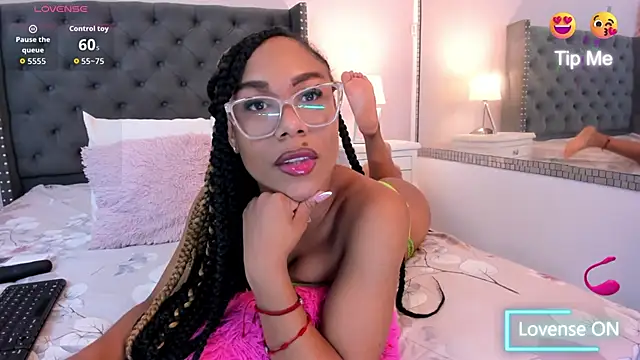 Snapshot of Erikaamore chatting on 16, 6, 2026 Erikaamore online show from 16, 6, 2026