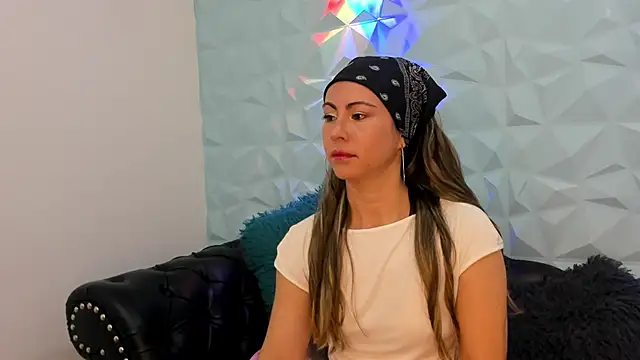 lindsay cg online show from 14, 5, 2026
