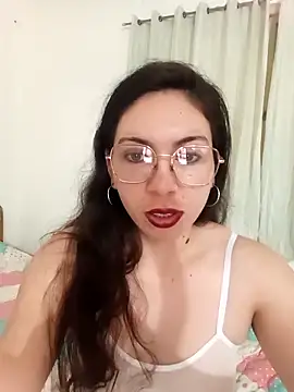 Mia essence online show from 15, 5, 2026