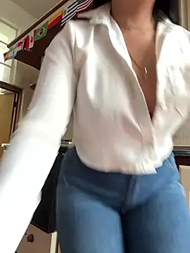 Snapshot of Nina_vell chatting on 12, 6, 2026 Nina vell online show from 12, 6, 2026