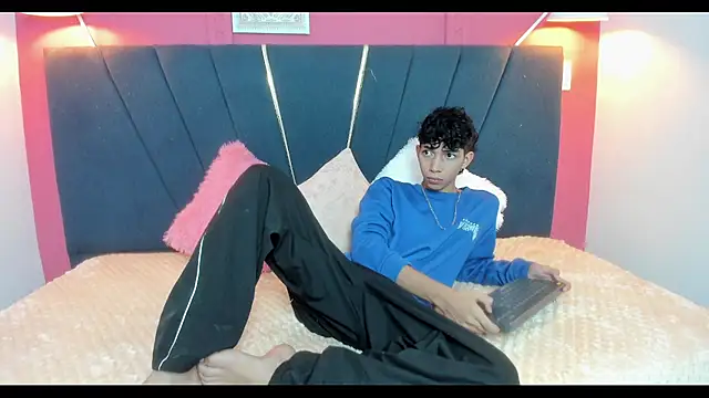 ero boy40 online show from 3, 6, 2026