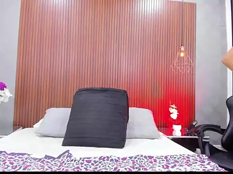 Emmily  Gold online show from 10, 5, 2026