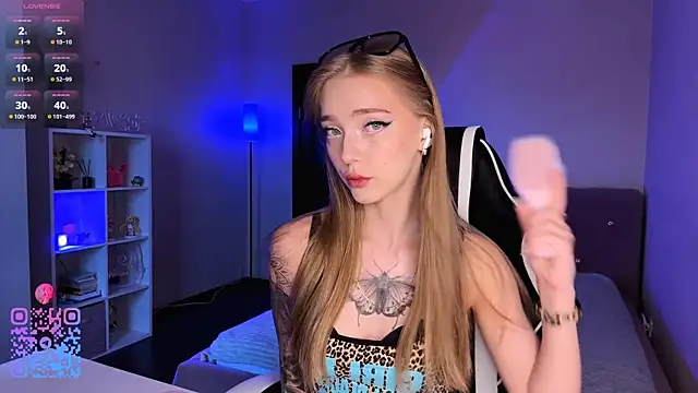 Snapshot of callme_eva chatting on 4, 7, 2026 callme eva online show from 4, 7, 2026
