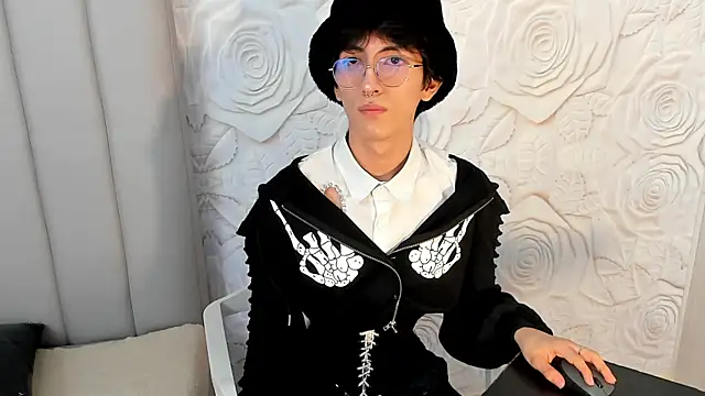 Snapshot of LittlePrince_ chatting on 12, 5, 2026 LittlePrince online show from 12, 5, 2026