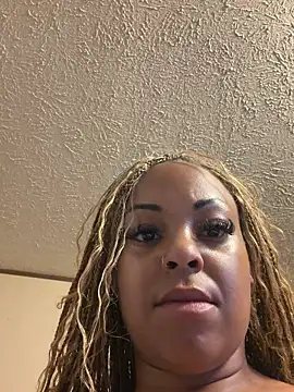 Missprettythang online show from 11, 5, 2026