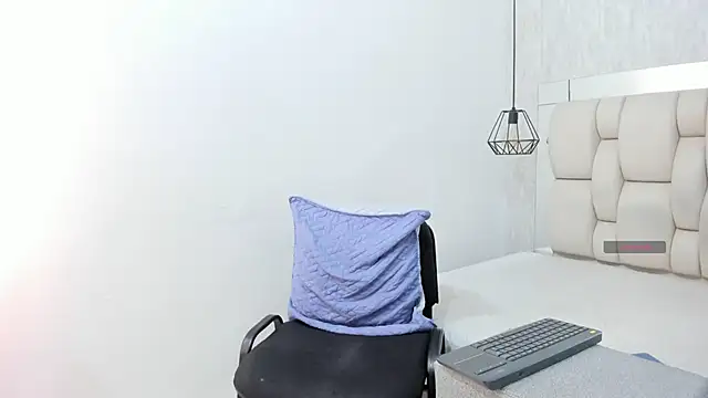 Bella adamss  online show from 21, 5, 2026