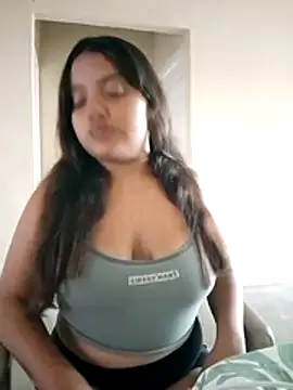 Daniela-Peruana online show from 7, 5, 2026