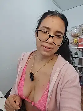 alanahot94 online show from 7, 6, 2026