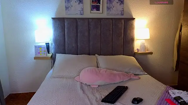 Victoria Hils online show from 10, 7, 2026