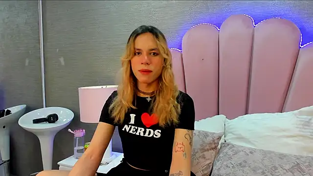 Snapshot of HannaTayllor chatting on 3, 7, 2026 HannaTayllor online show from 3, 7, 2026