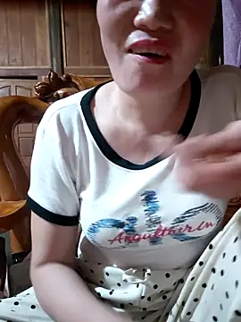 Snapshot of -Trici- chatting on 27, 6, 2026 -Trici- online show from 27, 6, 2026