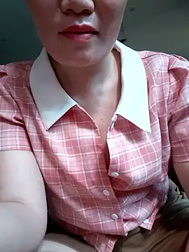 Snapshot of -Trici- chatting on 1, 7, 2026 -Trici- online show from 1, 7, 2026
