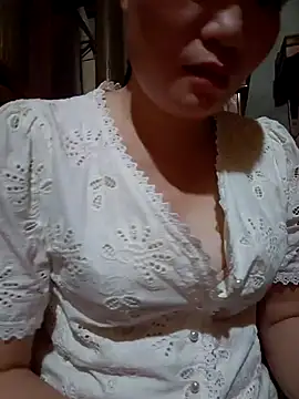 Snapshot of -Trici- chatting on 7, 7, 2026 -Trici- online show from 7, 7, 2026
