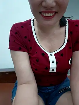 Snapshot of -Trici- chatting on 6, 8, 2026 -Trici- online show from 6, 8, 2026