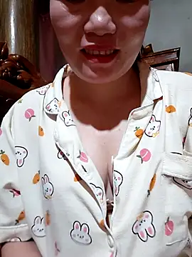 Snapshot of -Trici- chatting on 5, 7, 2026 -Trici- online show from 5, 7, 2026