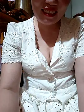 Snapshot of -Trici- chatting on 28, 7, 2026 -Trici- online show from 28, 7, 2026