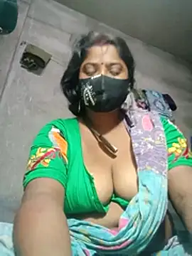 Snapshot of Miss-poly chatting on 15, 7, 2026 Miss-poly online show from 15, 7, 2026