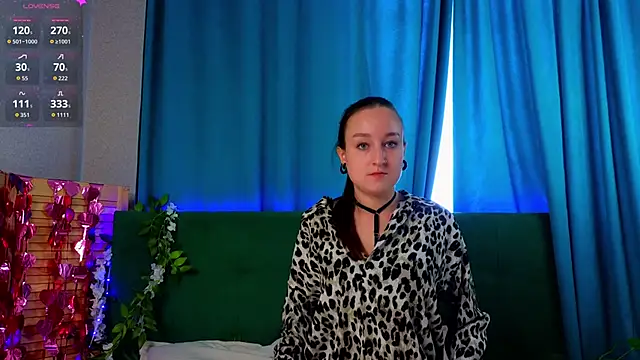 Snapshot of SandraWarren chatting on 3, 6, 2026 SandraWarren online show from 3, 6, 2026